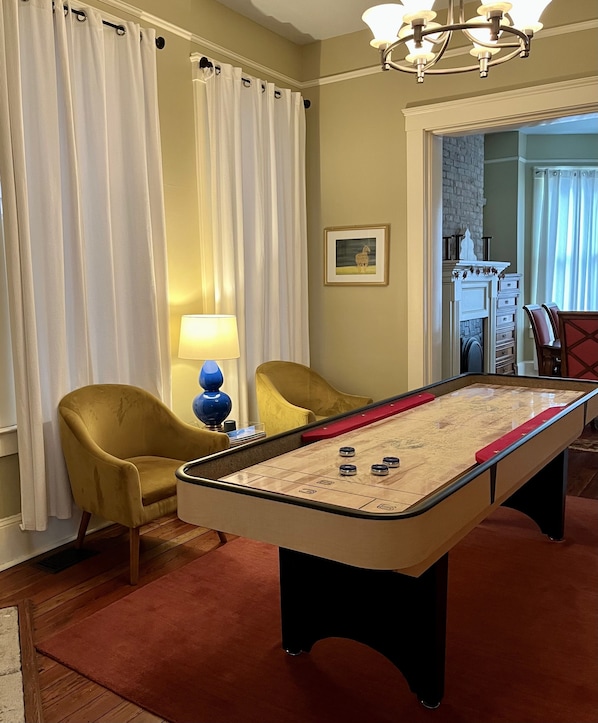 Spielezimmer