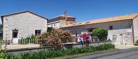 Chez nous aux Gîtes du Vigneron et chambre d'hôte