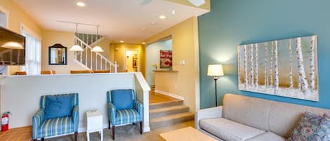 Glen Arbor Vacation Rental | 3BR | 2.5BA | Stairs Required | 1,550 Sq Ft
