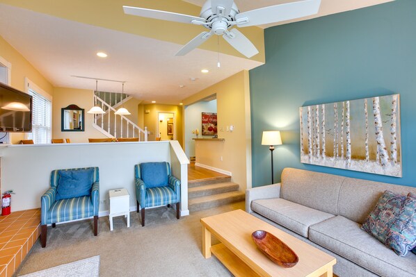 Glen Arbor Vacation Rental | 3BR | 2.5BA | Stairs Required | 1,550 Sq Ft