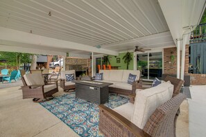 Patio | Outdoor Seating