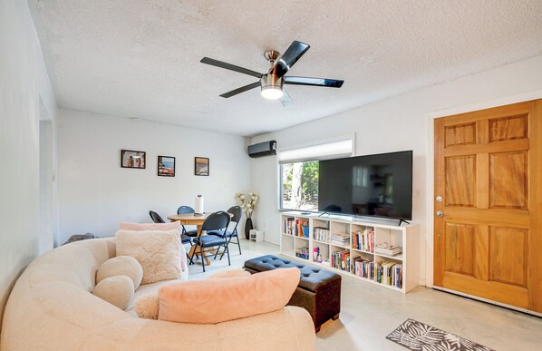 Gainesville Vacation Rental | 3BR | 2BA | 1,204 Sq Ft | Step-Free Entry