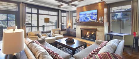 401 Flagstaff Lodge Ski-In/Ski-Out Escape! Luxury at Deer Valley Mountains! - a SkyRun Park City Property - Welcome to Flagstaff Lodge!