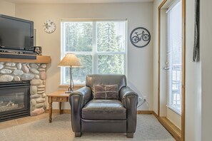 Living Room - Door to Balcony