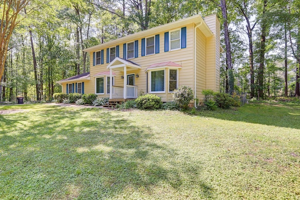 Fayetteville Vacation Rental | 3BR | 2.5BA | Stairs Required | 1,824 Sq Ft