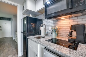 Kitchenette | Single-Story Unit | Trash Bags & Paper Towels Provided