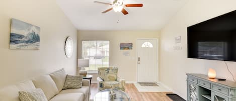 Palm Coast Vacation Rental | 2BR | 2BA | 1 Entry Step | 1,000 Sq Ft