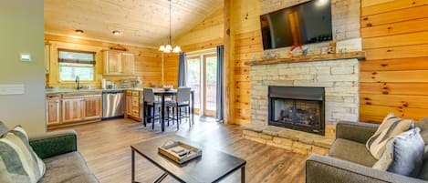 Maggie Valley Vacation Rental | 2BR | 2BA | Stairs Required | 1,090 Sq Ft