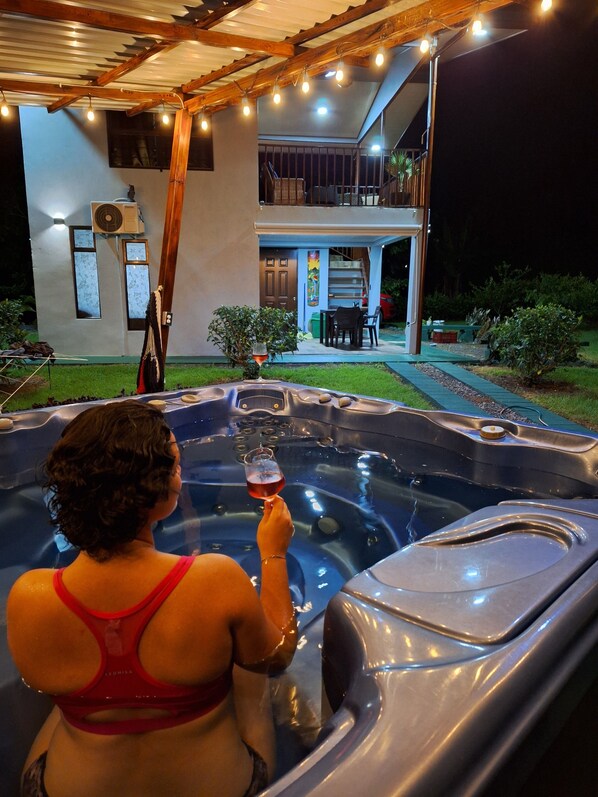 Outdoor spa tub