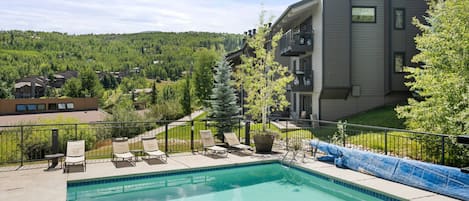 The Snowmass Mountain condos are located just 1/2 mile to the Assay Hill Chairlift on Snowmass ski area