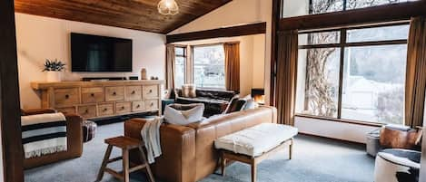 Main Living Room with mountain views
