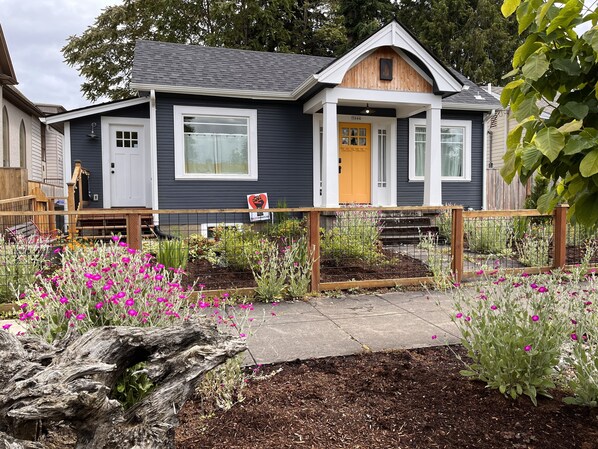 Full house w duplex set up - main level and basement studio