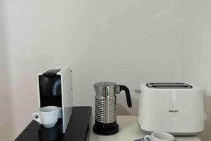 Kaffee und/oder Kaffeemaschine