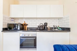 Kitchen (1)