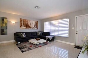Living Room (2)