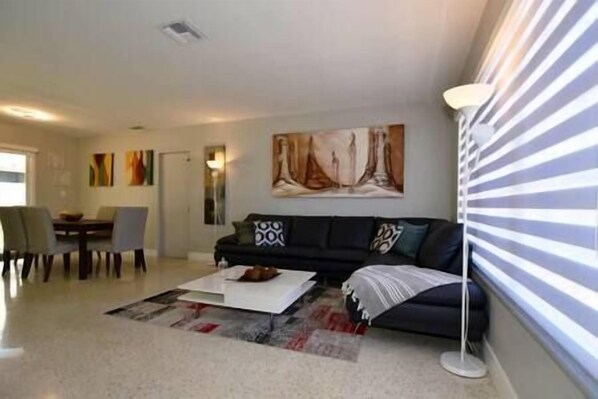 Living Room (1)