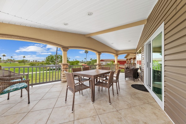 Outdoor dining