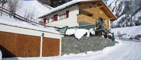 chalet and Garages