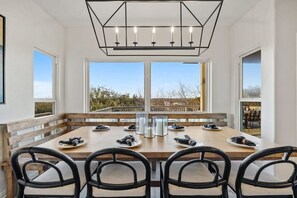 10-person dining area