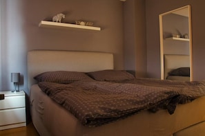 Schlafzimmer Obergeschoss (2)