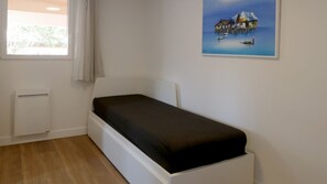 Chambre 2, deux lits gigognes de 90*200 cm