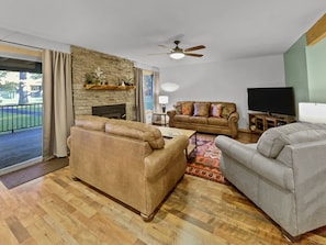 1606944579613fourth__matthew@familytimevacationrentals.com00020_br_1_br_2_br_3_br