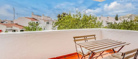 Enjoy the refreshing, sun-drenched balcony with seating for four #sunny #refreshing #portugal #pt #vilamoura