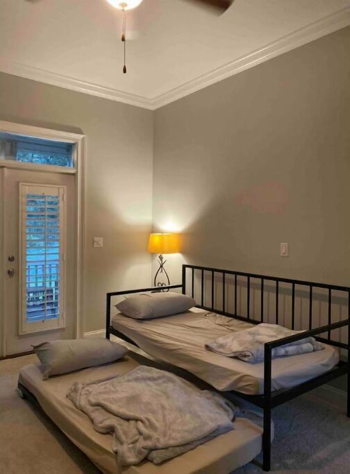 Sleep 8 in Murrells Inlet & walk to the Marshwalk!