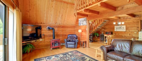 Fancy Gap Vacation Rental | 3BR + Loft | 2BA | 2 Steps to Access | 2,350 Sq Ft