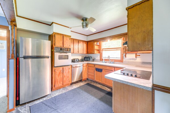 Oriental Vacation Rental | 1BR | 1BA | 1,199 Sq Ft | 5 Exterior Steps Required