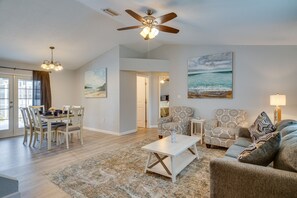 Sitting Room | Queen Sleeper Sofa | 2-Story Home