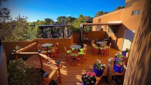 Front patio with outside tub for two