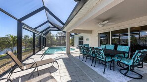 Spacious pool deck
