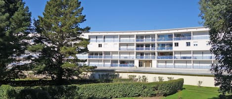 Eigendom, Architectuur, Lucht, Gebouw, Dag, Huis, Onroerend Goed, Boom, Huis, Woongebied