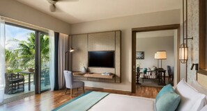 Comfortable Unit with 1 King size bed.