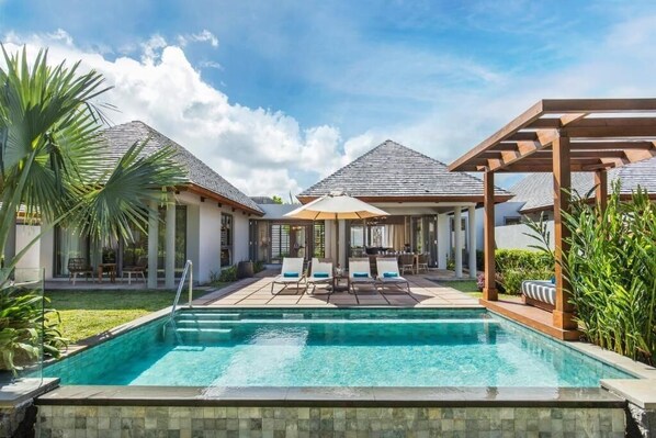Private Pool.