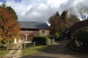 Außenseite Ferienhaus [Sommer]