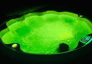Indoor spa tub