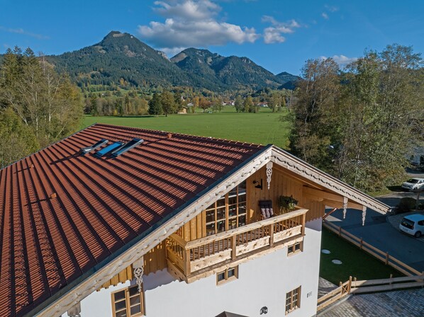 Blick vom Haus in die oberbayerische Bergwelt