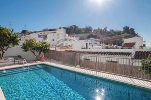 Pool & sun