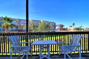 exteRelax on your deck!rior - Relax on your deck!