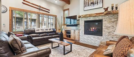 Living Room, Mopey Moose Hideout, Breckenridge Vacation Rental