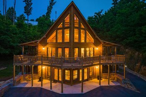 Welcome to Bear Mountain Chalet!