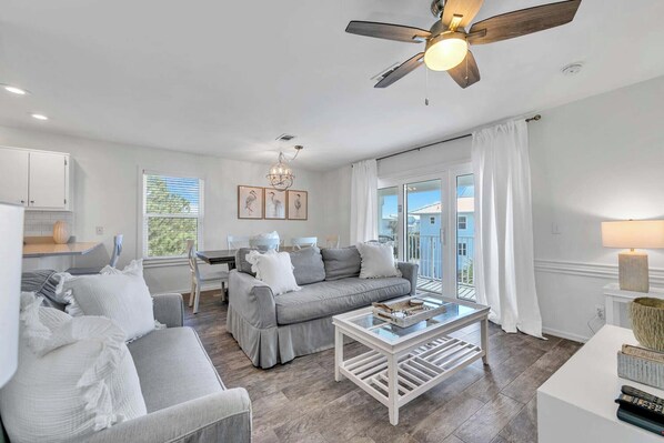 Beachside Villas 933 living room
