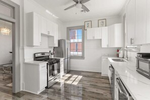 Bright Newly Renovated Kitchen