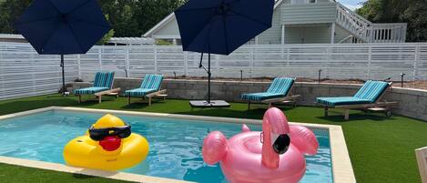 Welcome to the Fuzzy Duck!  Your private pool welcomes you!  