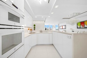 Fully equipped kitchen