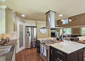 Complete with stainless steel appliances, perfect kitchen for entertaining.