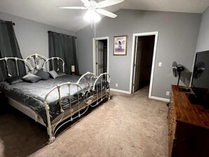 primary bedroom king size