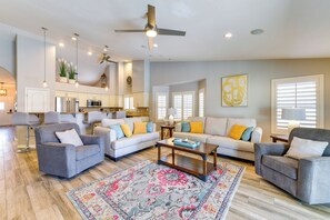 Living Room | Central Air Conditioning